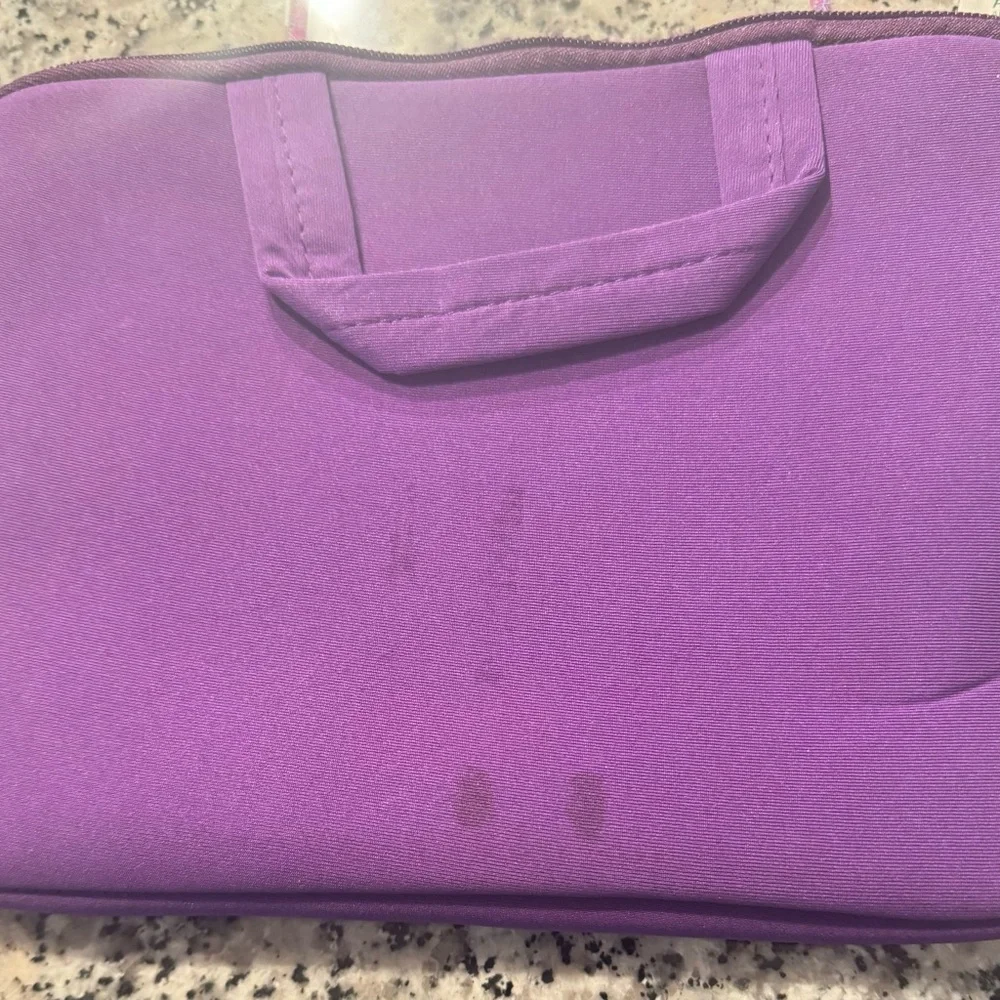 Neoprene tablet sleeve with iPad mini keyboard. Includes screen protector. NWT